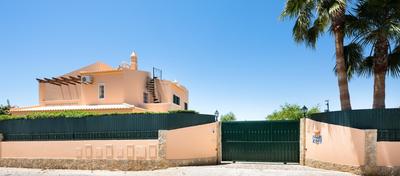 Apartamentos Monte dos Avós, Albufeira by AlgarveBlossom