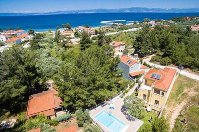 Louloudis Pool Villa