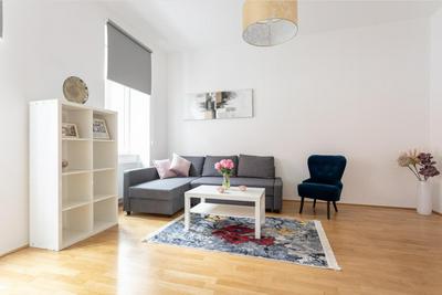 Charming Flat & Balcony near Central Station l BG5