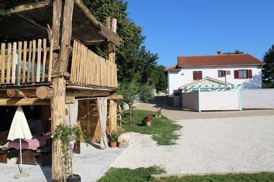 Apartment Modrusani 1561