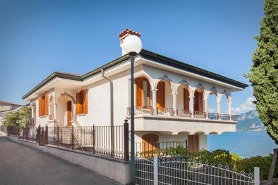 Villa Francesca-Grande appartamento in riva al lago
