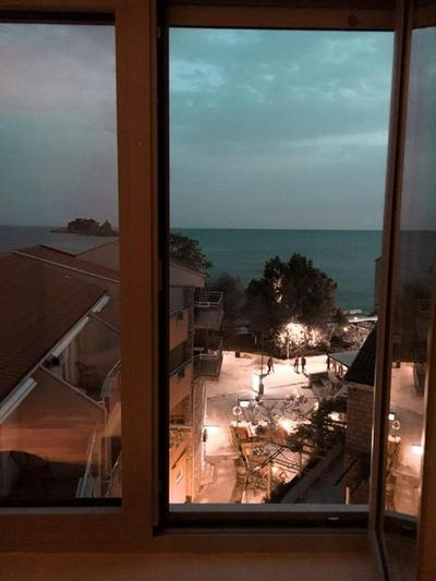 Lux View