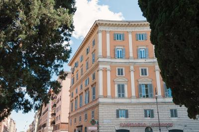 Domus Quiritum Elite, Vatican luxury apartment