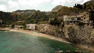 Mare Roccia beachfront apartment