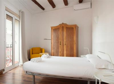 Magalhaes · Trad flat in Poble Sec, near ramblas