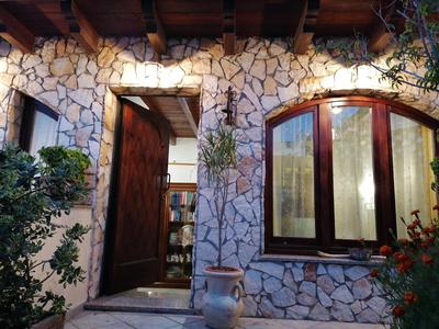 Vela Club House