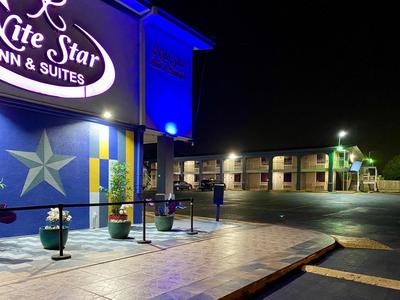 R Nite Star Hotel At Arlington Entertainment District