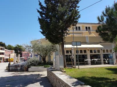 NINA deluxe SUPERIOR 5 star apartment, your piece of heaven by the sea & park