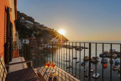 SeaView Sorrento Apartment by the sea with terrace