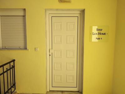 Stef Lux Home of Kriopigi