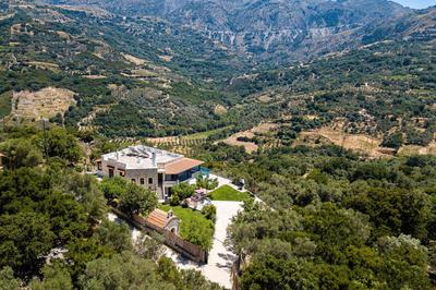 Villa Asigonia with Heated Pool & Whirlpool