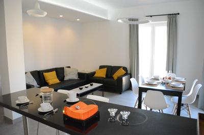 LUMINOSO Y MODERNO APARTAMENTO EN EL CENTRO