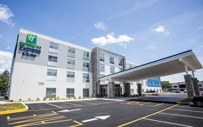 Holiday Inn Express & Suites Rehoboth Beach by IHG
