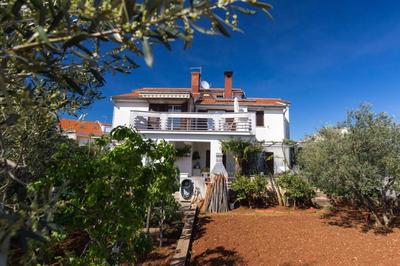Apartment with Terace and sea view Marica