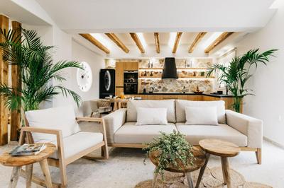 Downtown Holiday Home