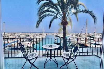 MARBELLA HOME RENTALS - Frontline 3BR apartment, Puerto Banus