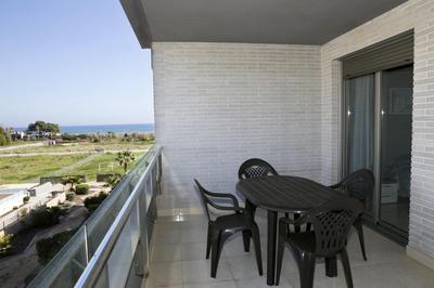 AT143 Completamente equipado, con piscina y cerca de la playa