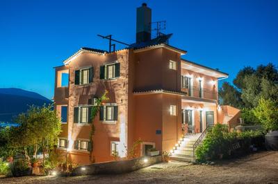 Pavlatos Apartments & Studios