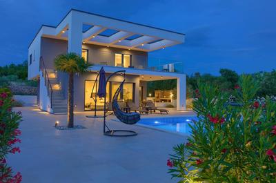 Villa QUADRA with heated pool