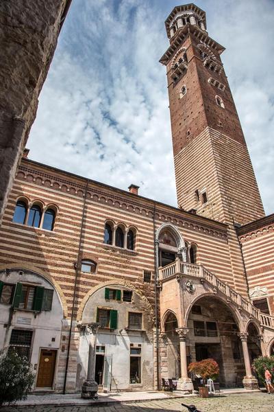 Aurelia Luxury - Piazza delle Erbe