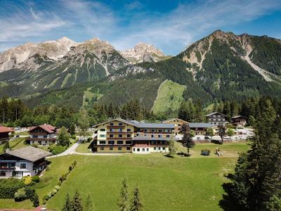 Mountain Hotel & Hostel