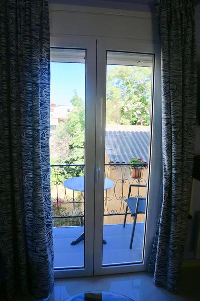 Casa Anthos free parking