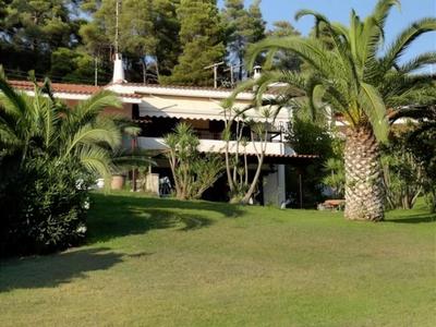 Beachfront Villa - 100m to Beach - Sleeps 10