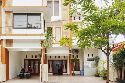 RedDoorz @ Jalan Danau Limboto