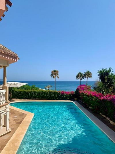 Villa Monterray, Royal Beach, Calahonda - Beach Front Villa