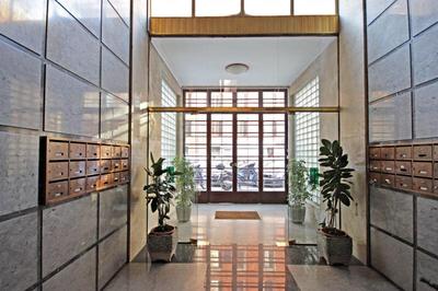 Top Floor Apt with Rooftop Terrace near St. Peter