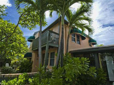 Suite Dreams Inn by the beach