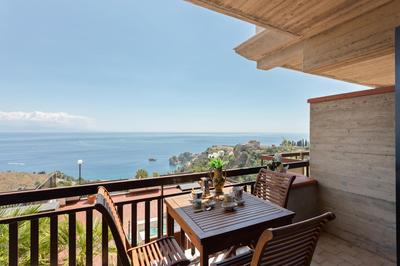 GuestHost - Taormina Panoramic Seaview Apartment