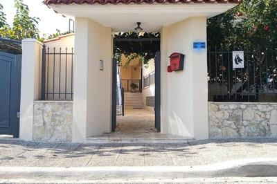 Modern and independent apartment 83 m2, with garden, 5min to the beach and the city center