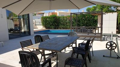 Luxury city Villa Olivia 10 - 15 min to the Beach Oura, private swimming pool