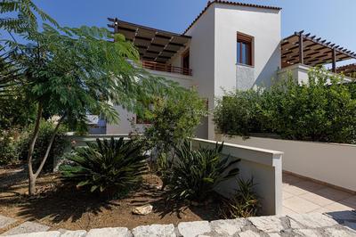 Sea La Vie house, close to the beach, By ThinkVilla