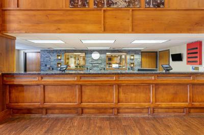 Comfort Inn at Thousand Hills, Photo 2