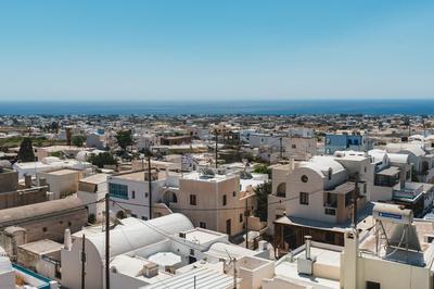 Lux house with outdoor jacuzzi and sea view in Santorini