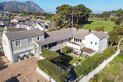 Hermanus Lodge on the Green