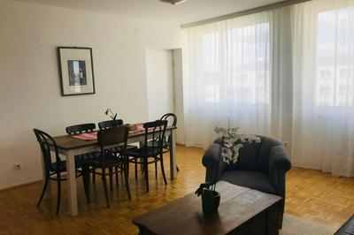 Mitten im Achten. Zentrale Wohnung in Wien
