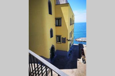 Dipintodazzurro, appartamento sul mare di Sorrento