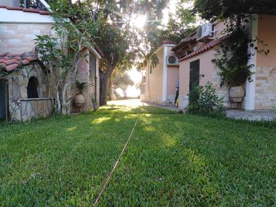 Golden sea villa (30 meters from the sea)