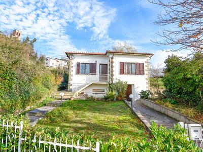 Villa Bruna Montefeltro, villetta indipendente circondata da un grande giardino