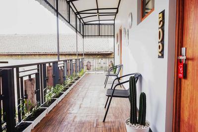 RedDoorz near Velodrome Malang 2