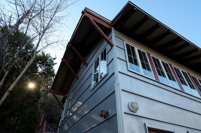 The Rivery Retreat, Choose from Luxury Guesthouse Cabin OR Poolside Suite in Lake Austin Hill Country