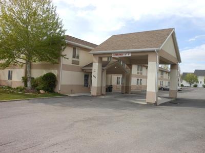 Economy Inn & Suites