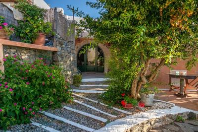 The Old Pomegranate House