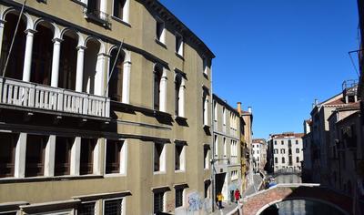 Mezzanino on canal