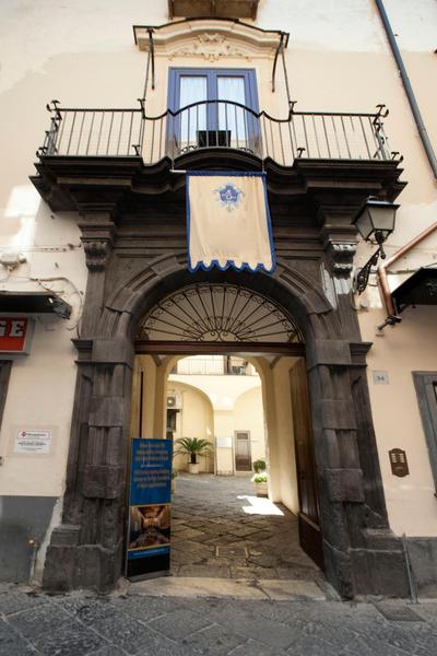 SorrentoVibes - Deluxe Home in Sorrento Old Town with Balconies