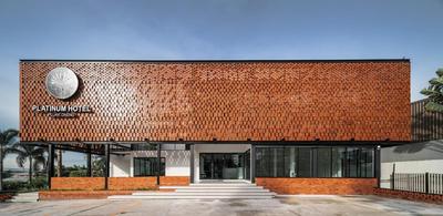 Platinum hotel