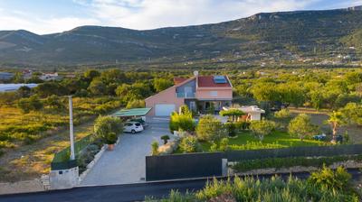 Villa Toni with 5 bedrooms and heated pool